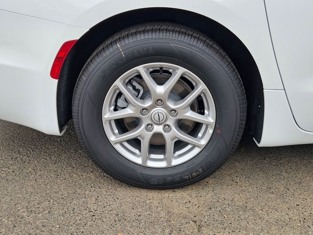 2026 Chrysler Pacifica Select - Photo 9