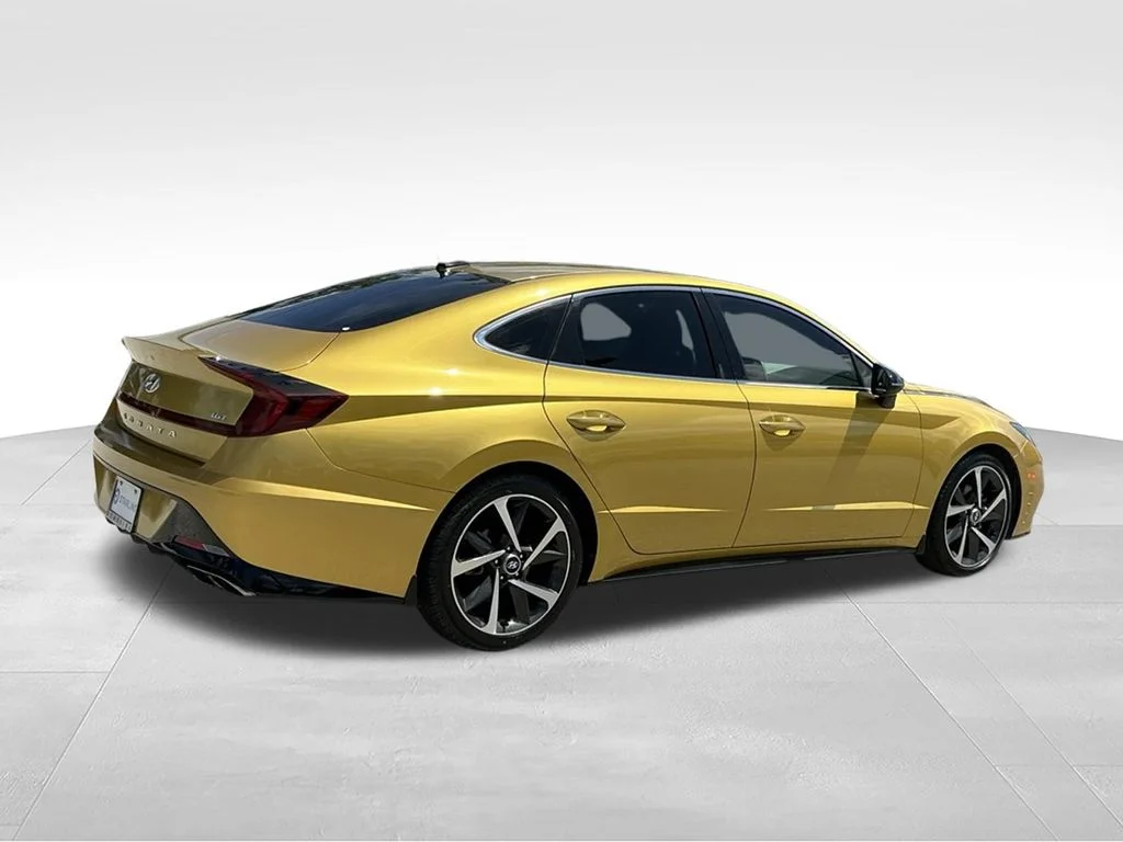 Used 2021 Yellow Hyundai SEL Plus image 11