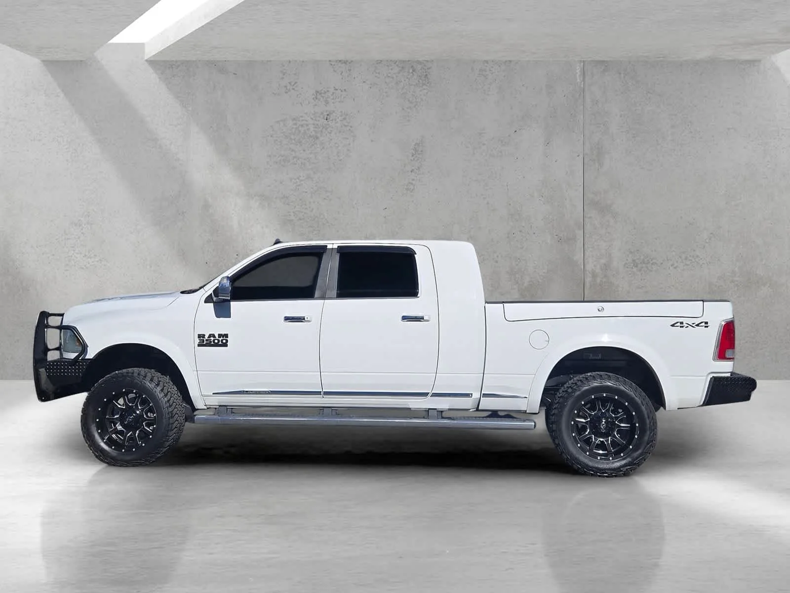 Used 2016  Ram Longhorn Limited image 7