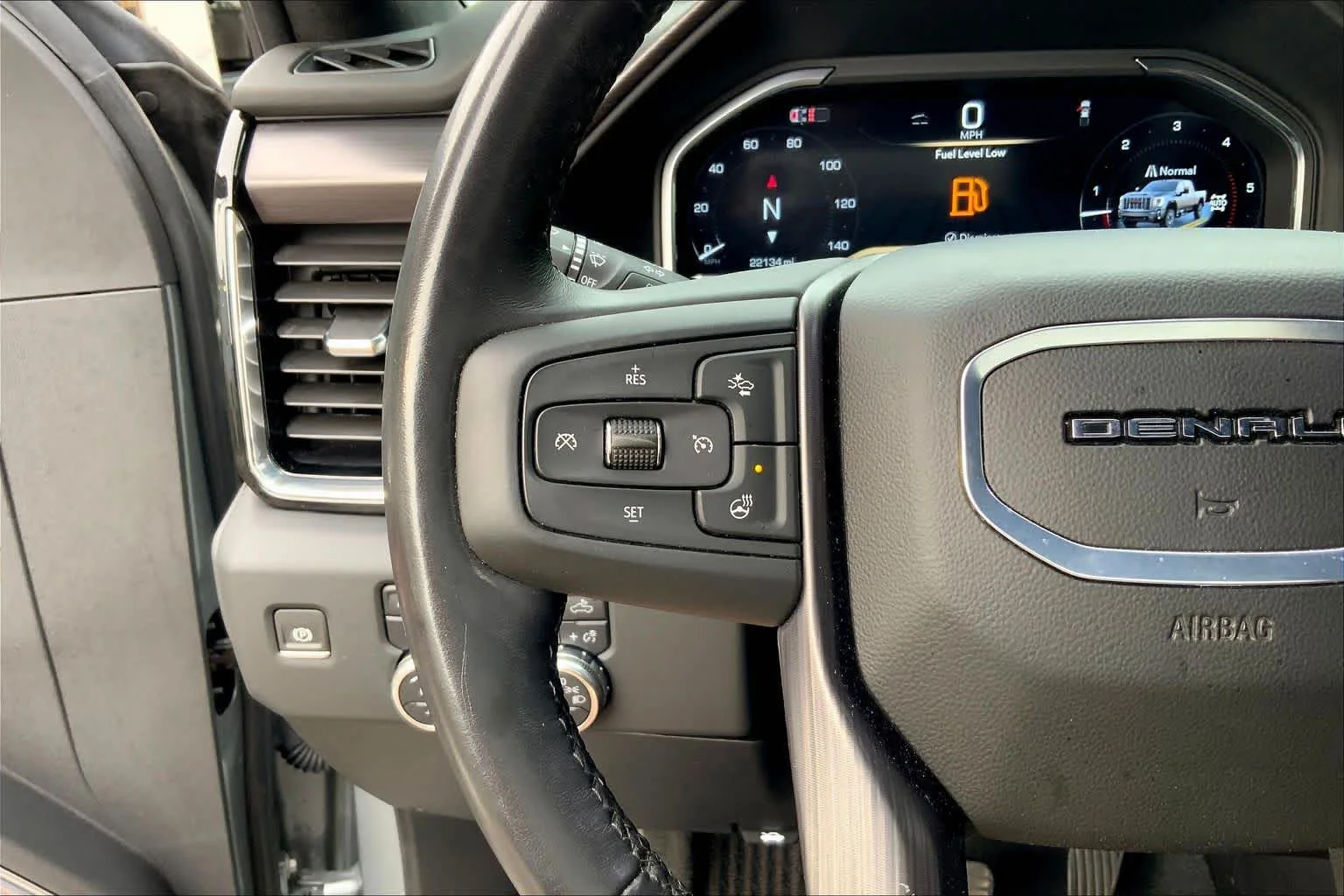 Used 2024 Sterling Metallic GMC Denali Ultimate image 33