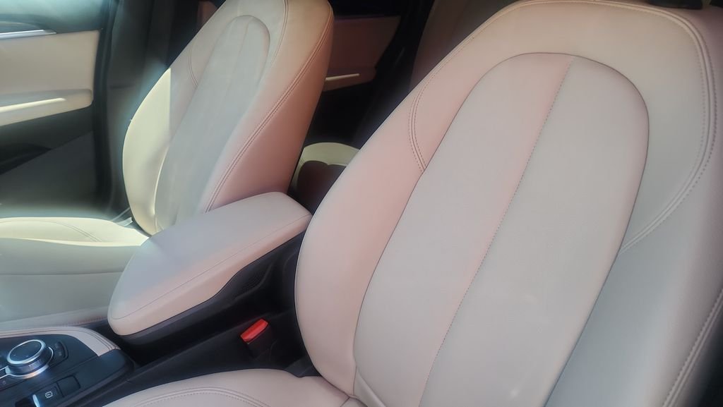 Used 2021 Blue BMW sDrive28i image 12