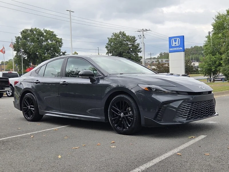 Used 2025 Underground TOYOTA SE image 5