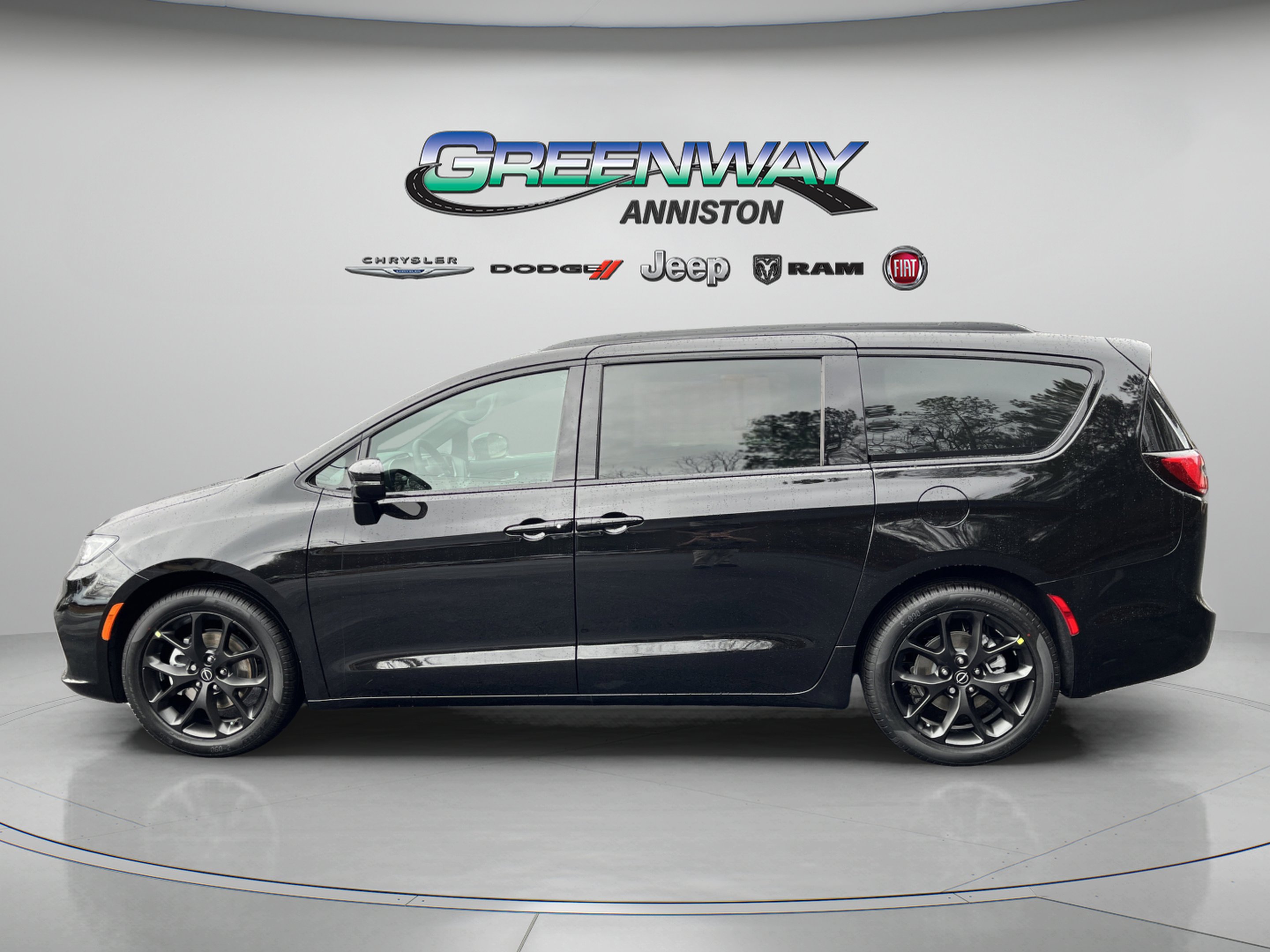 New 2026 Diamond Black Crystal Pearl-Coat Exterior Paint Chrysler Select image 4