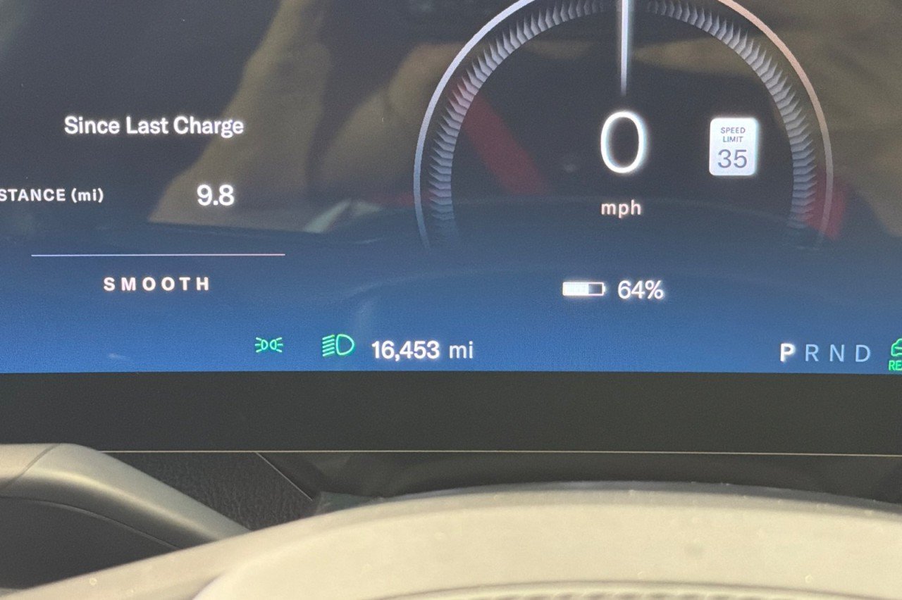 Used 2025 GREY Lucid Touring image 22