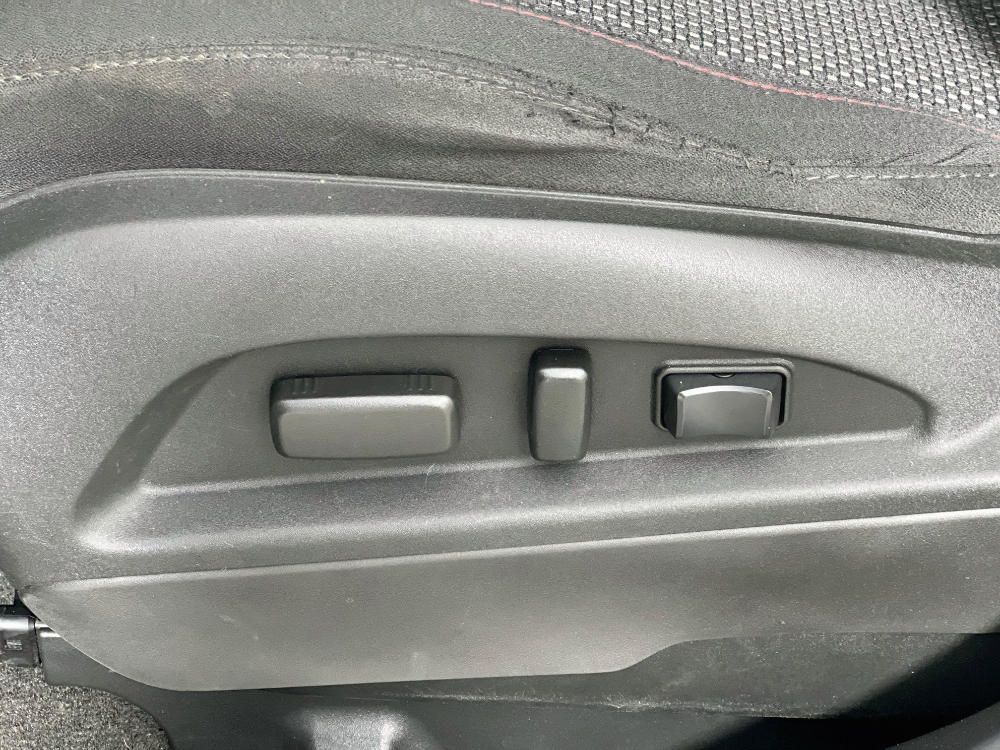 Used 2012 Olympic White GMC SLE-2 image 11
