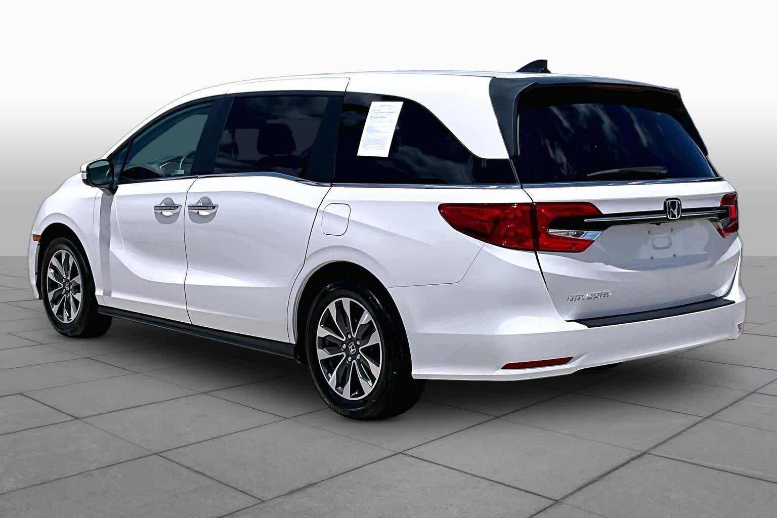 Used 2023 Platinum White Pearl Honda EX-L image 12