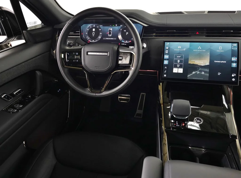 Certified Used 2025 White Land Rover Dynamic SE image 19