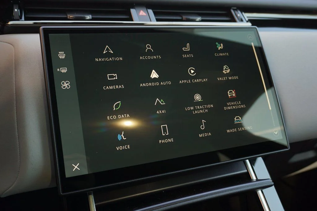 New 2026 Giola Green Land Rover Dynamic SE image 21