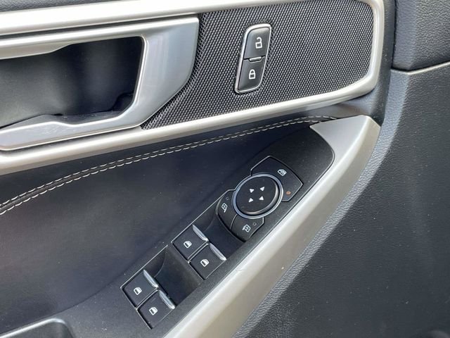 Used 2022 Carbonized Gray Metallic Ford XLT image 12