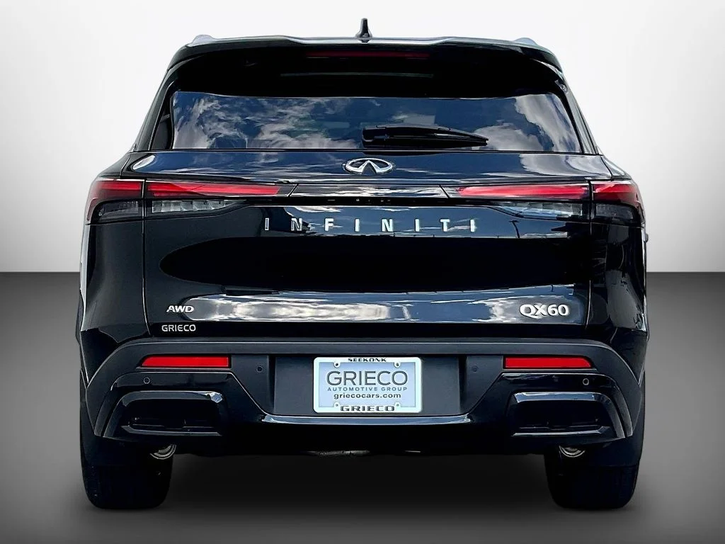 Used 2025 Black INFINITI LUXE image 6