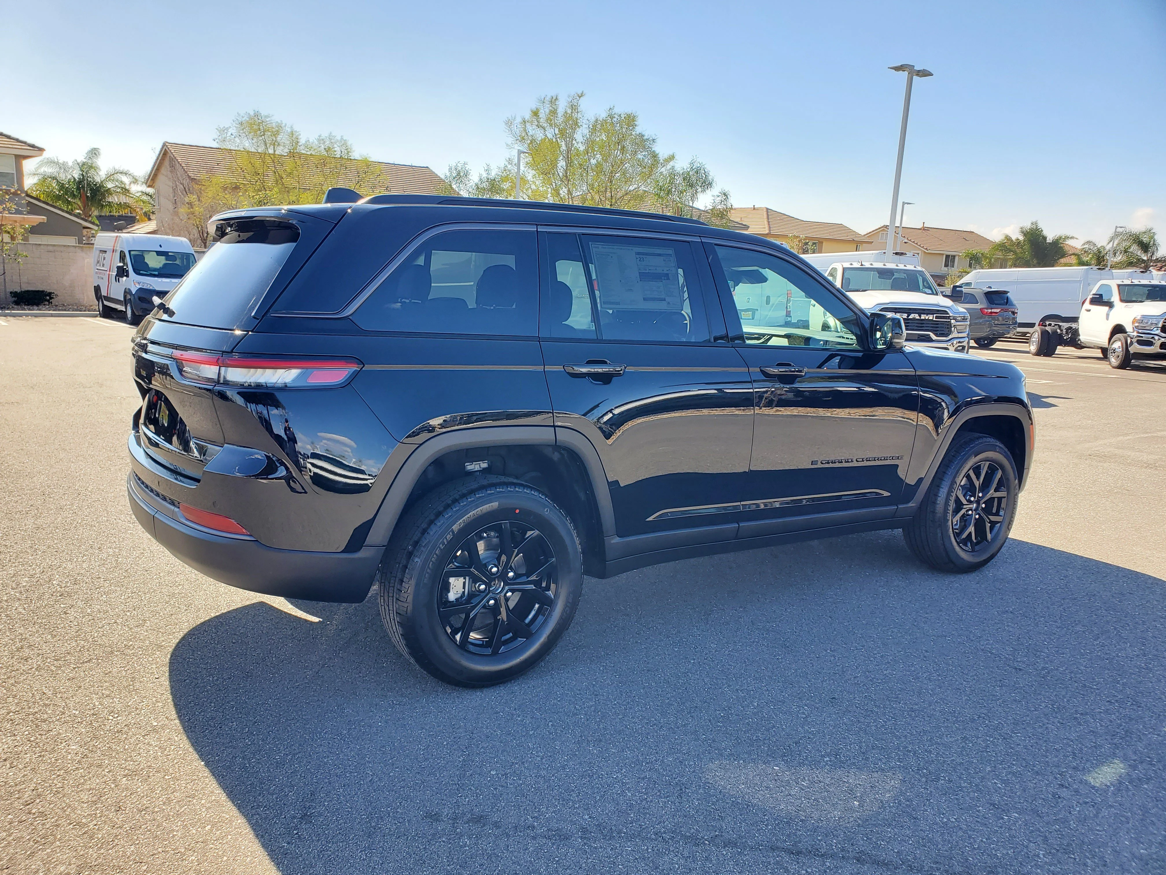 New 2026 Diamond Black Crystal Pearlcoat Jeep Altitude image 6