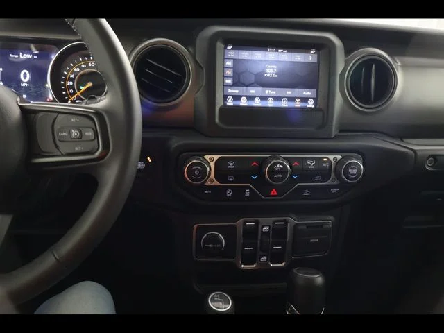 Used 2023 Blue Jeep High Tide image 17