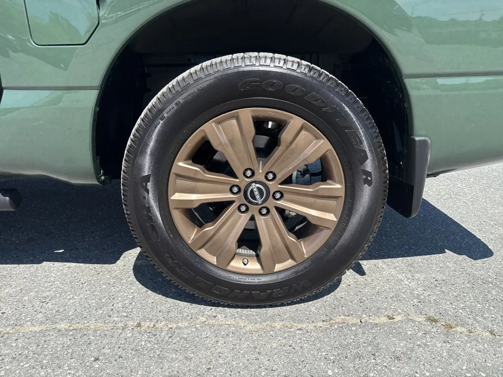 Used 2024 Green Nissan SV image 30