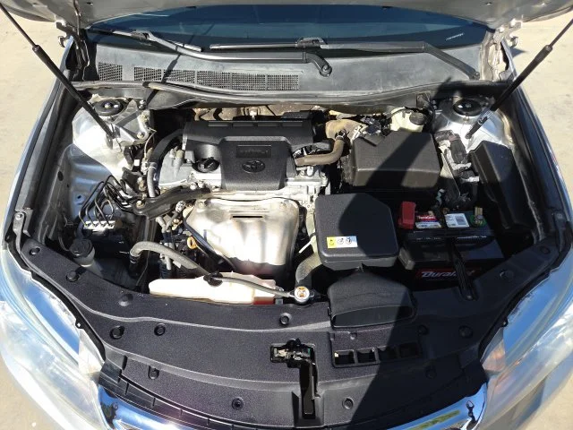 Used 2017 Silver Toyota LE image 9