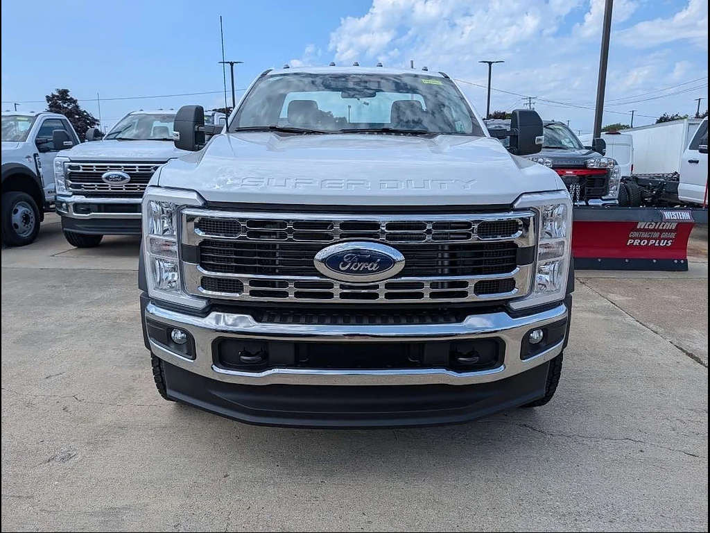 New 2026 Oxford White Ford F-600® XL image 2