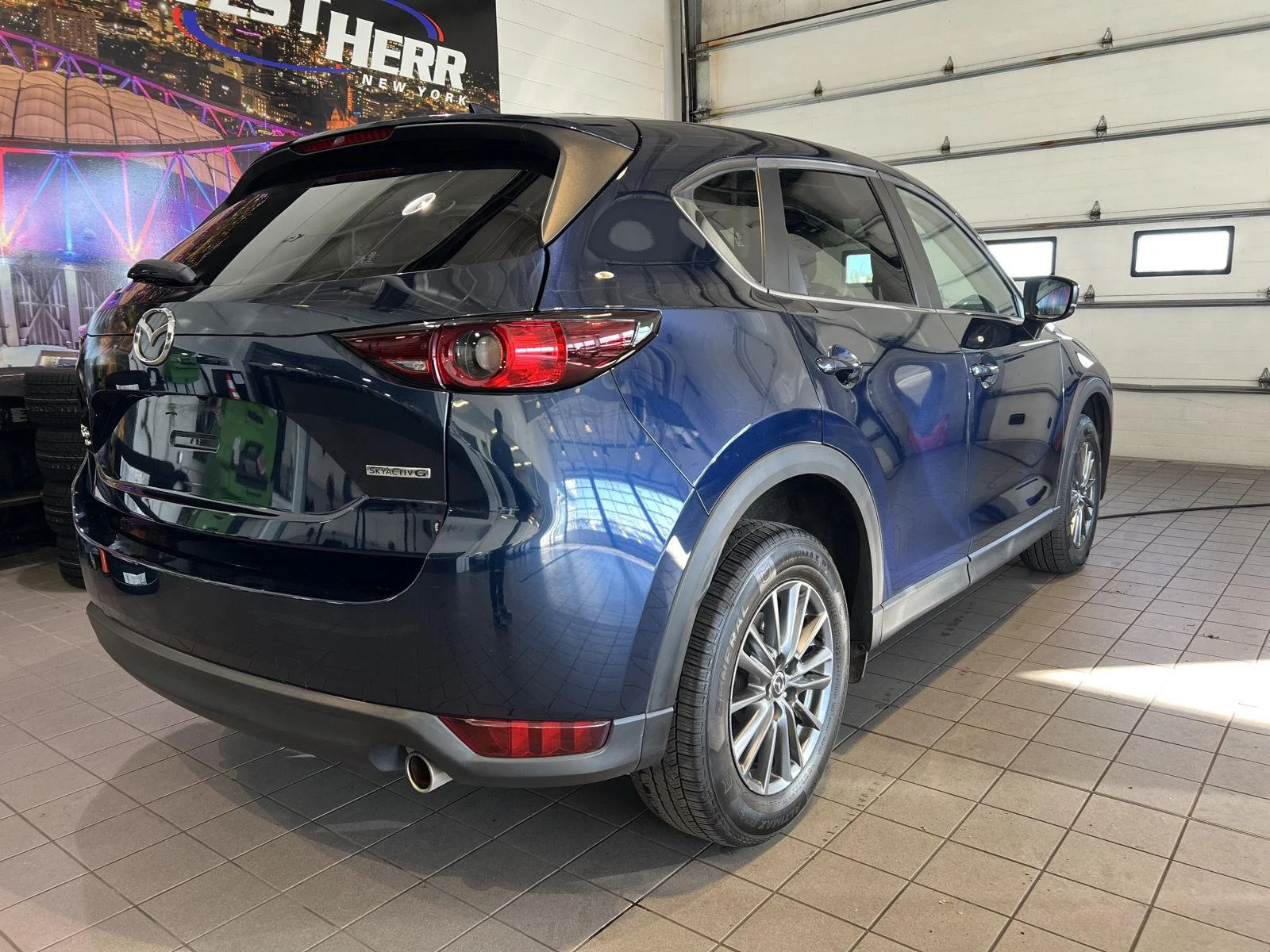 Used 2021  Mazda Touring image 25