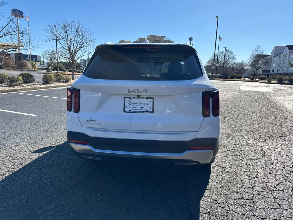 New 2026 White Kia EX image 4