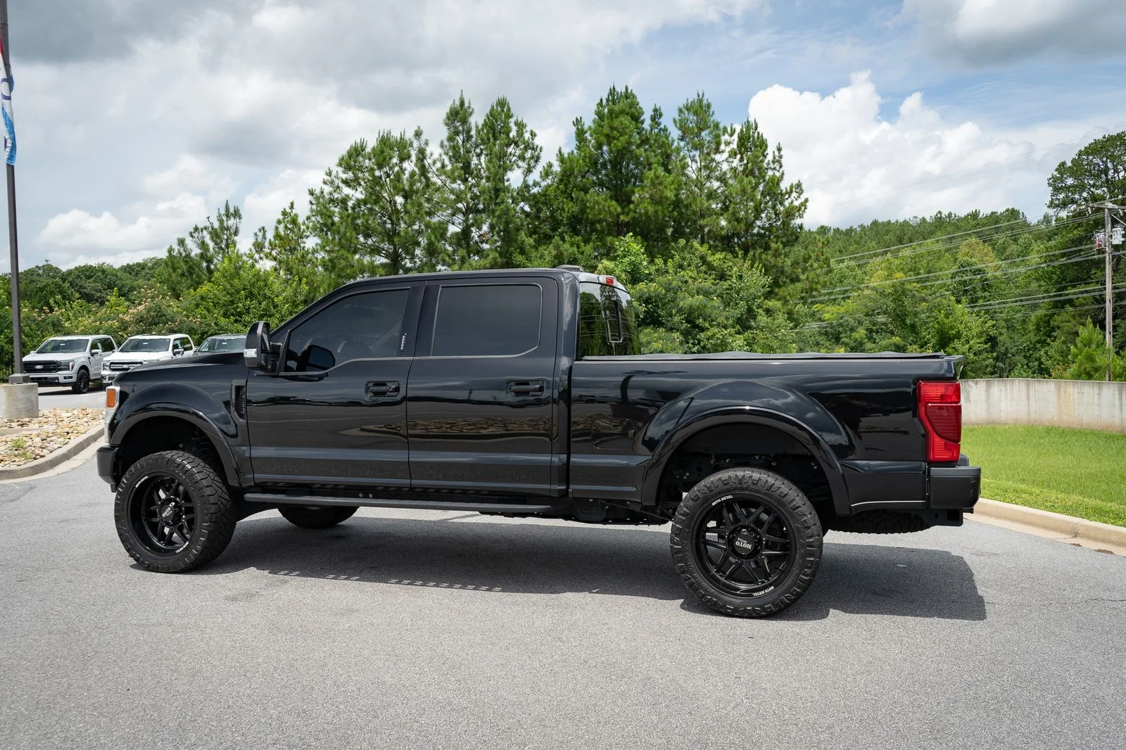 Used 2022 Black Metallic Ford Lariat image 7
