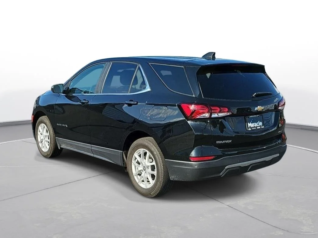 Used 2023 Mosaic Black Metallic Chevrolet LT image 8