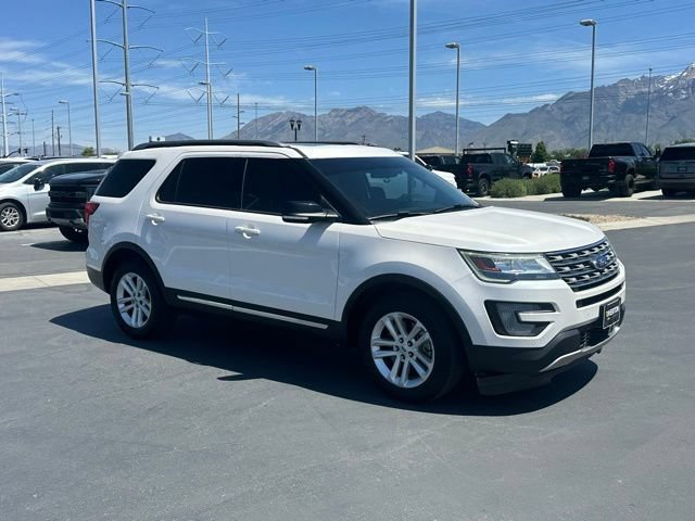 Used 2017 White Ford XLT image 27