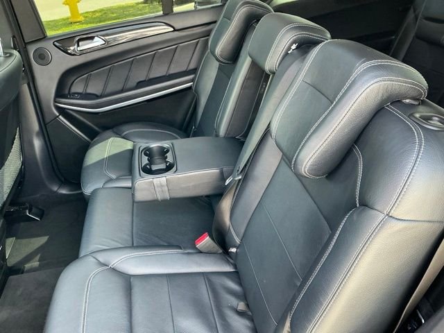 Used 2016 Gray Mercedes-Benz GL 550 image 23