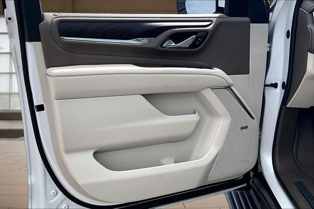Used 2023 White GMC Denali image 23