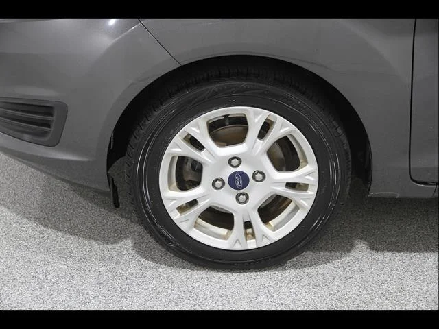 2015 Ford Fiesta SE - Photo 18