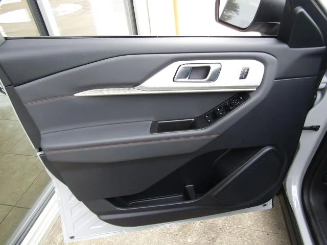 New 2027 Avalanche Gray Ford Active image 60