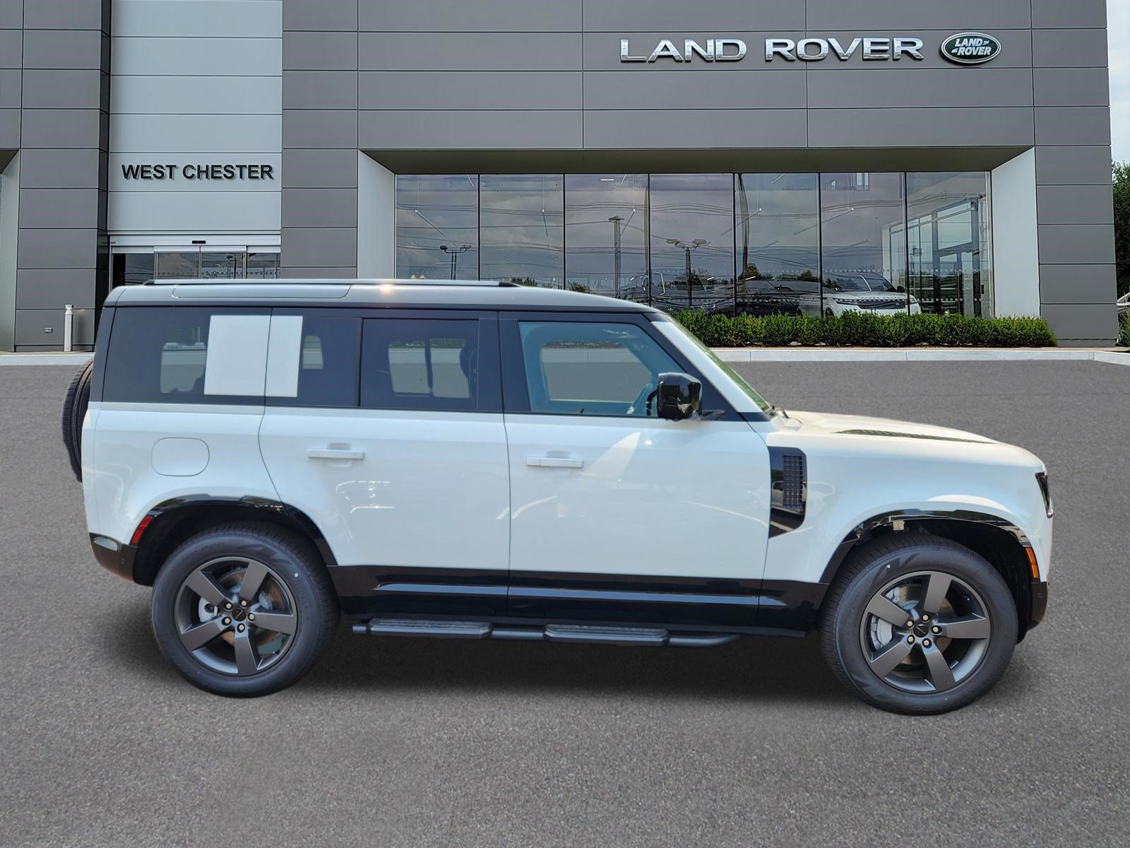 New 2026 Santorini Black LAND ROVER X-Dynamic SE image 6