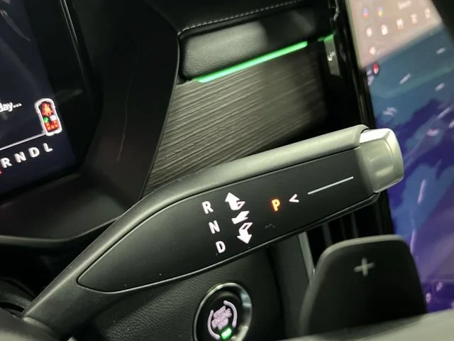 2027 GMC Acadia Denali - Photo 17