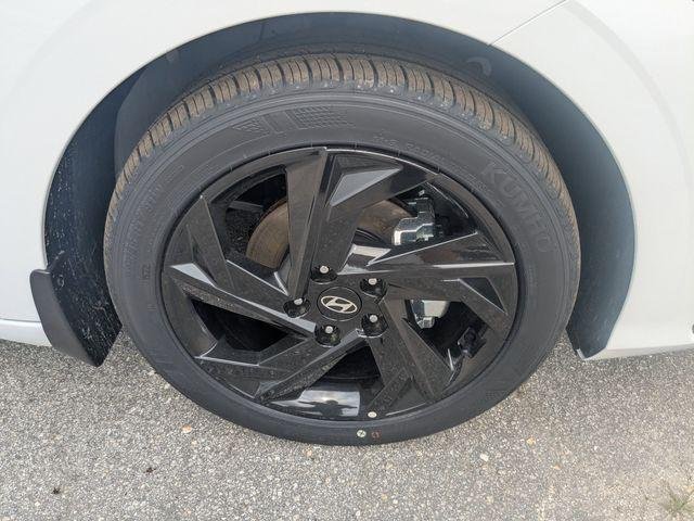 New 2026 White Hyundai SEL Sport image 10
