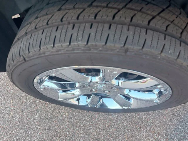 Used 2008 Black Cadillac Base image 14