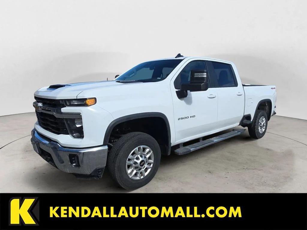 Used 2025 Summit White Chevrolet LT image 1