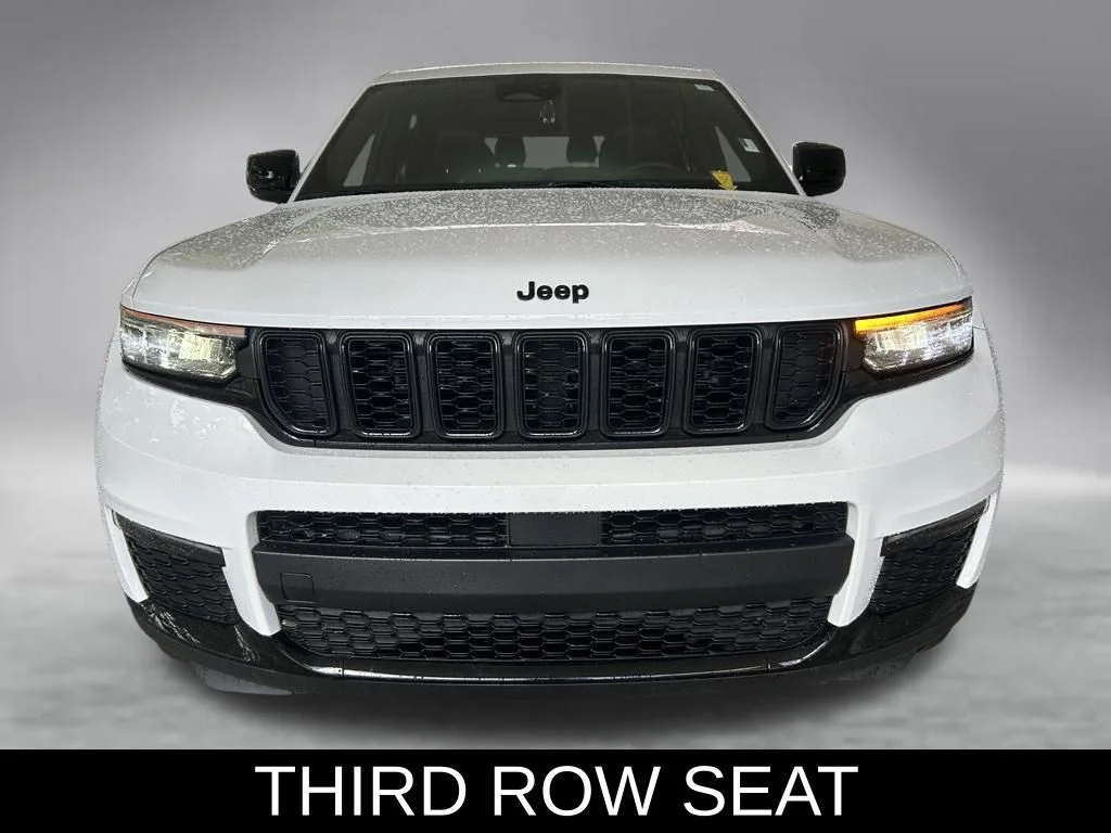Used 2024 White Jeep Limited image 13