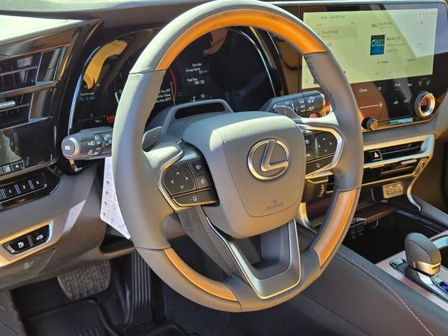 New 2026 Eminent White Pearl Lexus PREMIUM PLUS image 10