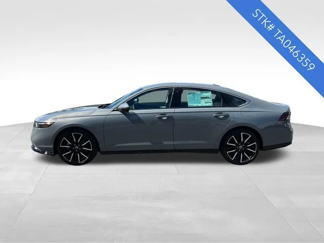New 2026 Urban Gray Pearl Honda Touring image 4