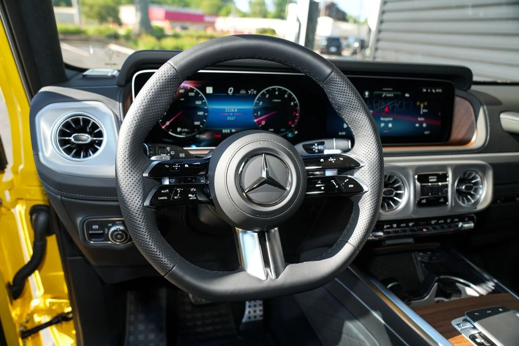 Used 2026  Mercedes-Benz G 550 image 18