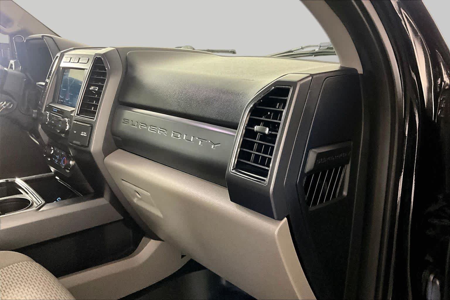 Used 2019 Agate Black Ford XLT image 17