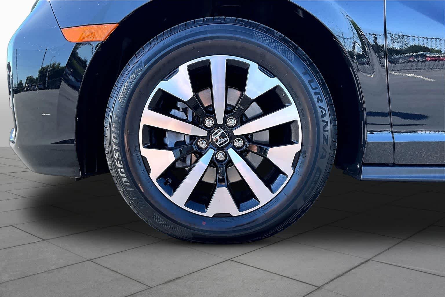 2026 Honda Odyssey EX-L - Photo 10