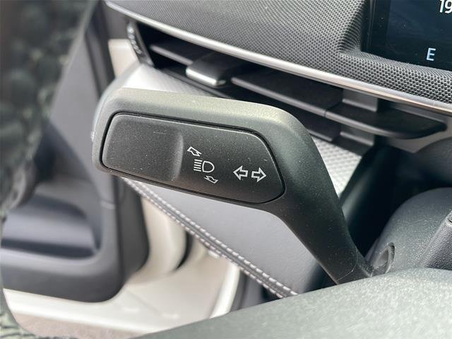 Used 2023 Star White Ford Select image 48
