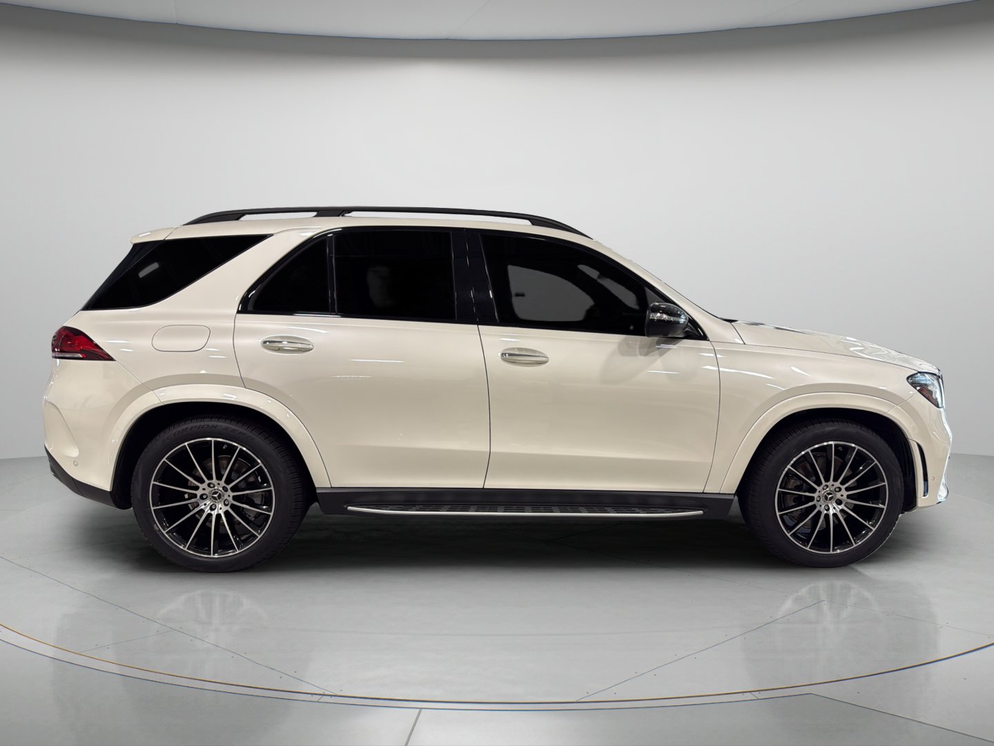 Certified Used 2023 MANUFAKTUR Diamond White Metallic Mercedes-Benz GLE 450 image 6