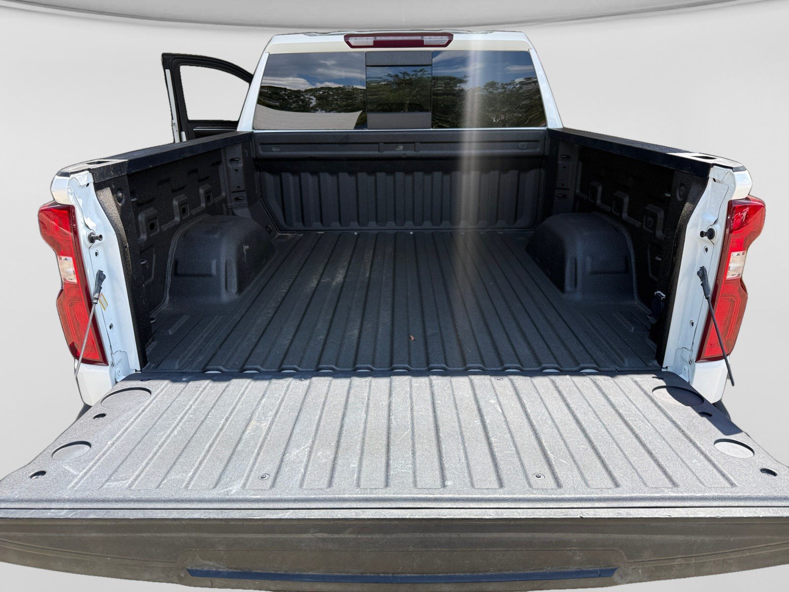 2023 Chevrolet Silverado 1500 LTZ - Photo 17