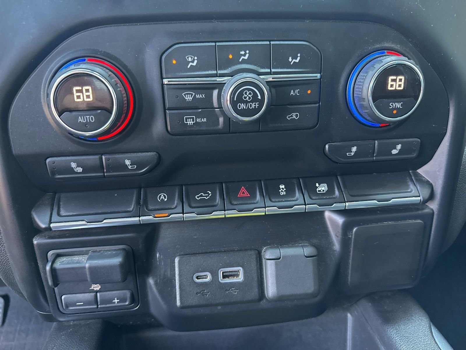 Used 2019 CAJUN RED TINTCOAT Chevrolet RST image 19