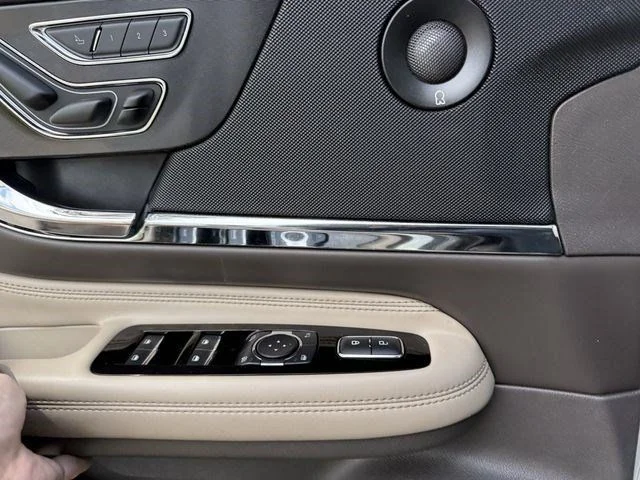 Used 2022 White Lincoln Grand Touring image 22