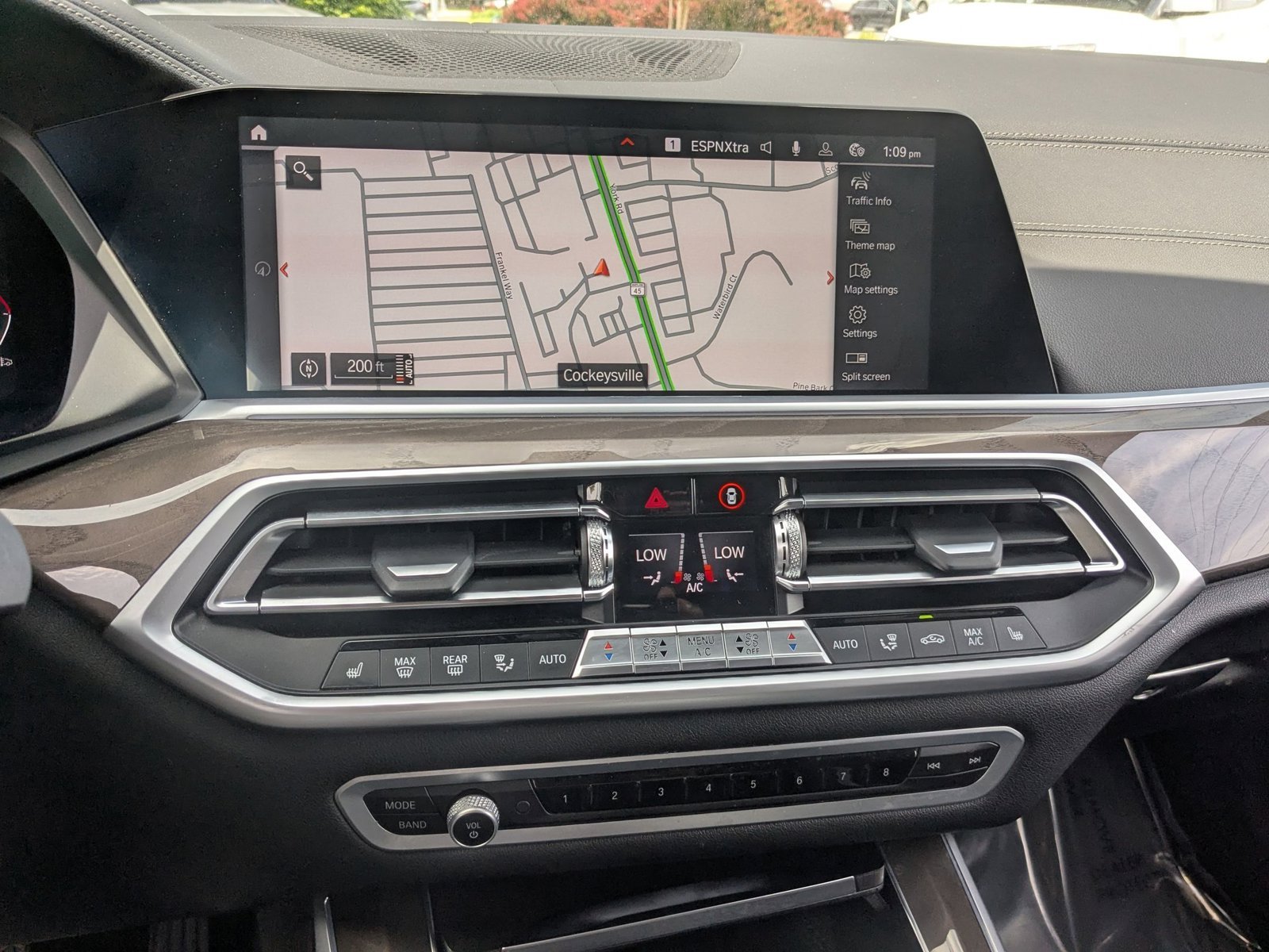 Used 2022 Arctic Grey Metallic BMW xDrive40i image 15