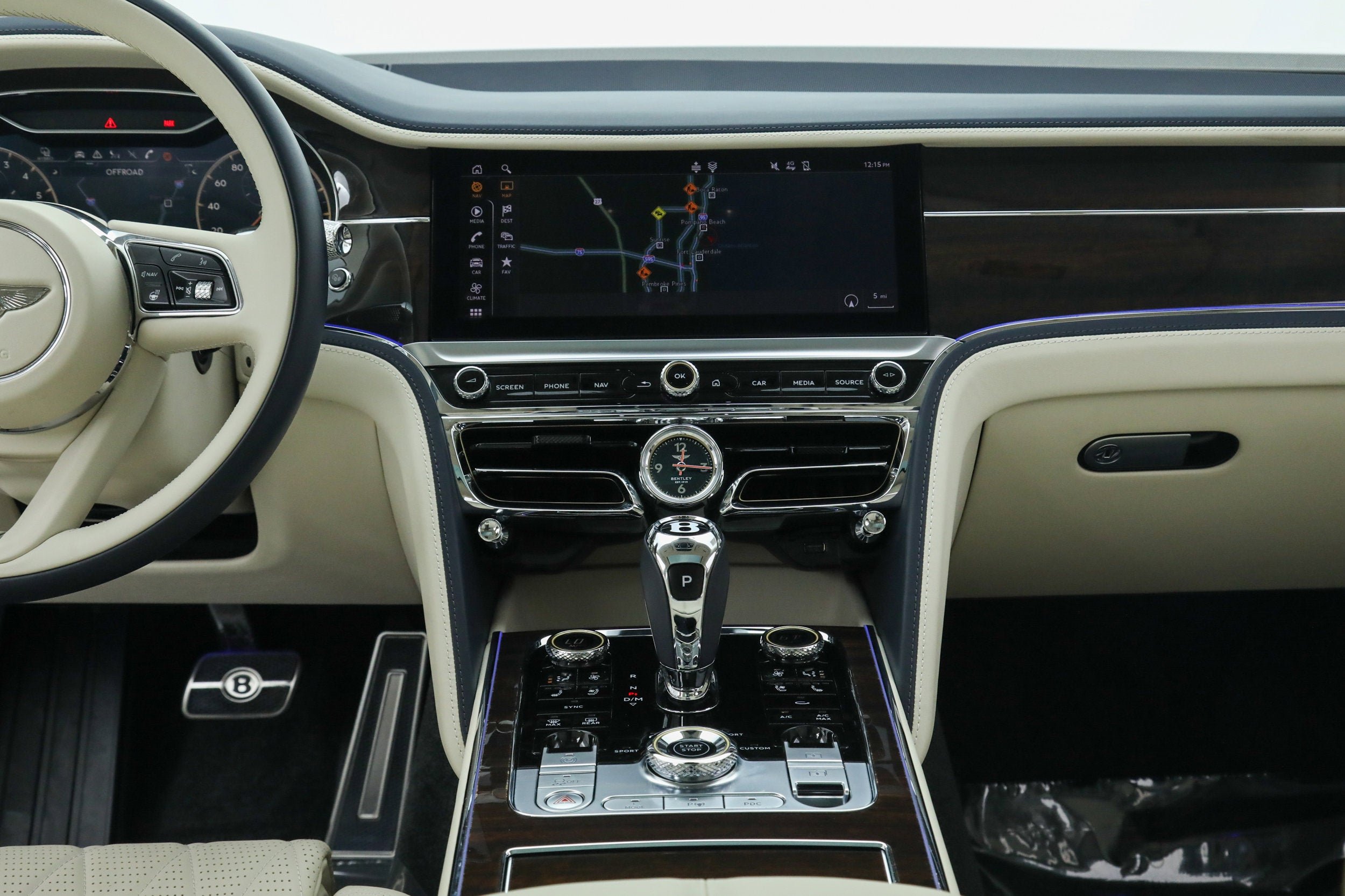 Used 2022 White Bentley  image 33