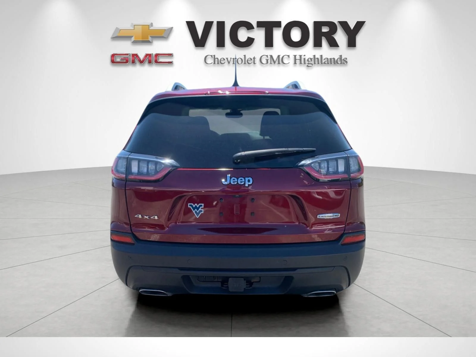 Used 2021 Red Jeep Latitude Lux 4x4 image 4