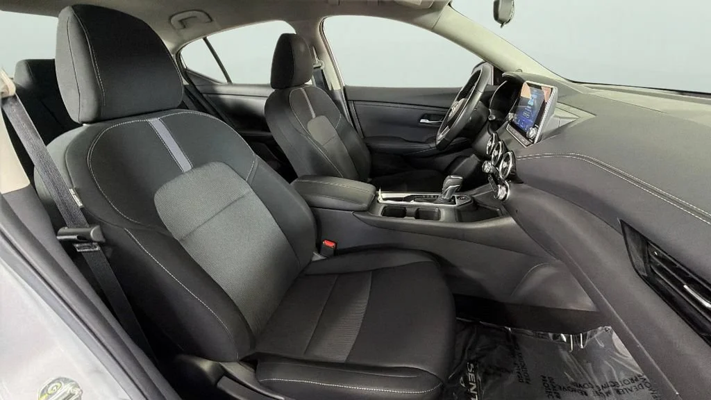 Used 2022 Silver Nissan SV Xtronic CVT image 32