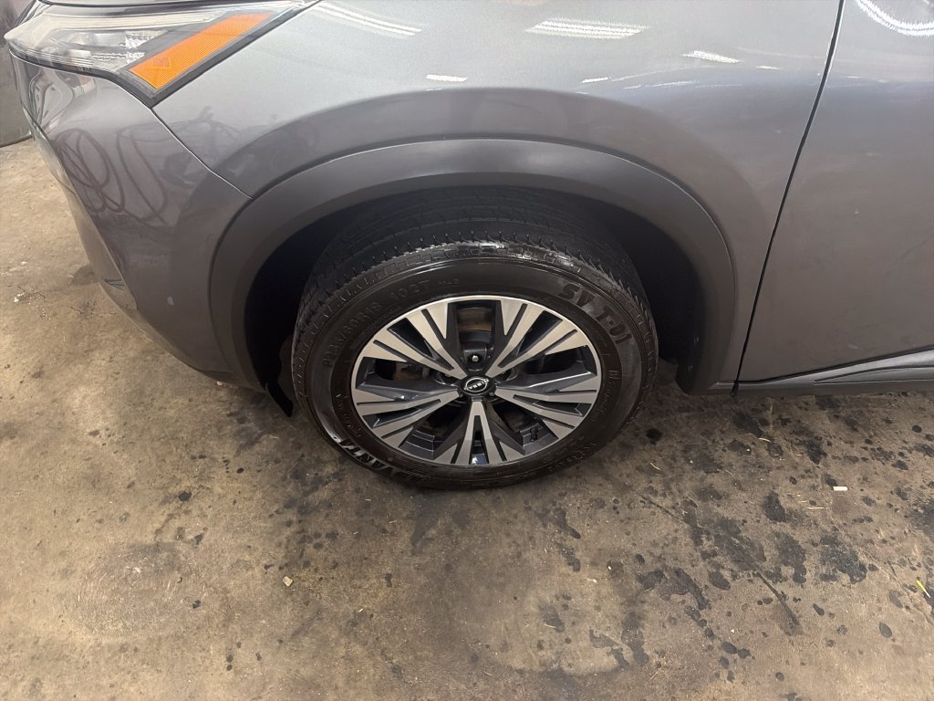 Used 2023 Gray Nissan SV image 10