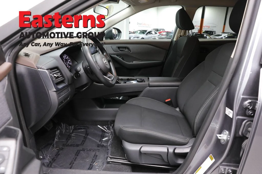 Used 2023 Gray Nissan S image 13